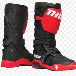 Thor Racing Boots in Black and Red